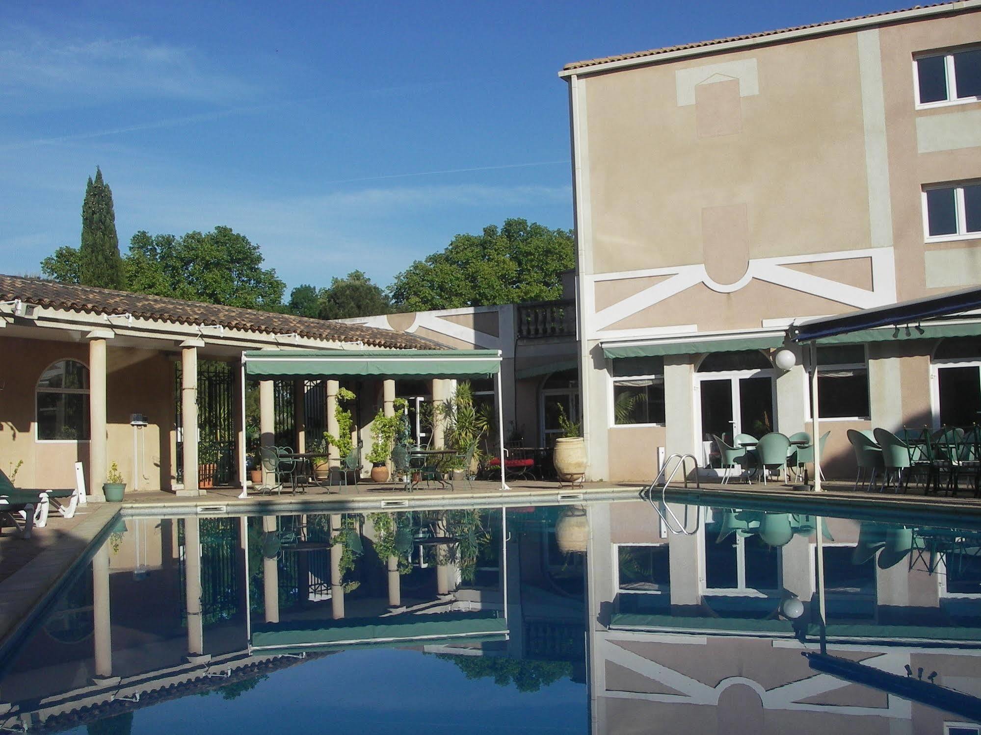 Le Cesar Hotel Plan-de-Cuques Facilities photo